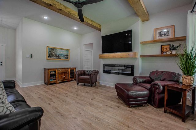 2301 E Maryland Ave, Sherwood, AR 72120