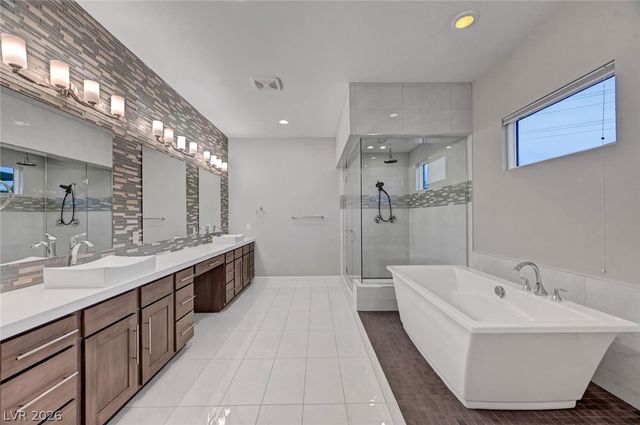8477 Wolf Mountain Court, Las Vegas, NV 89129