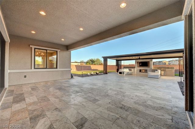 8477 Wolf Mountain Court, Las Vegas, NV 89129