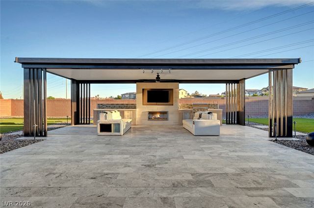 8477 Wolf Mountain Court, Las Vegas, NV 89129