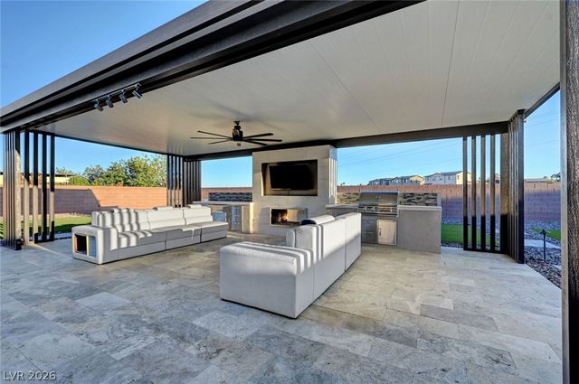 8477 Wolf Mountain Court, Las Vegas, NV 89129