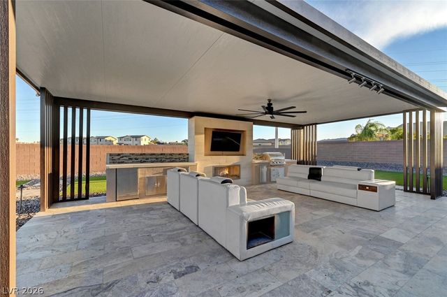 8477 Wolf Mountain Court, Las Vegas, NV 89129