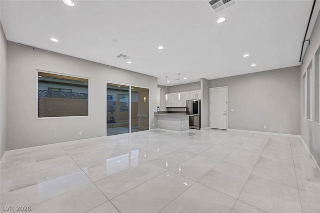 8477 Wolf Mountain Court, Las Vegas, NV 89129