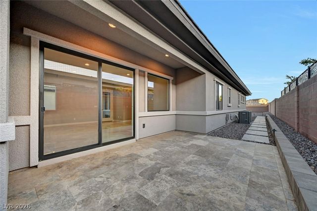 8477 Wolf Mountain Court, Las Vegas, NV 89129