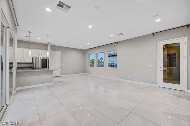8477 Wolf Mountain Court, Las Vegas, NV 89129
