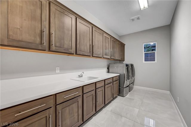 8477 Wolf Mountain Court, Las Vegas, NV 89129