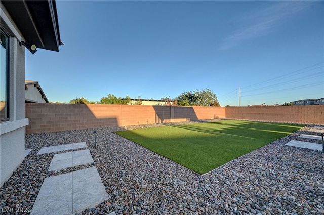 8477 Wolf Mountain Court, Las Vegas, NV 89129