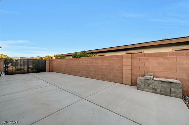 8477 Wolf Mountain Court, Las Vegas, NV 89129