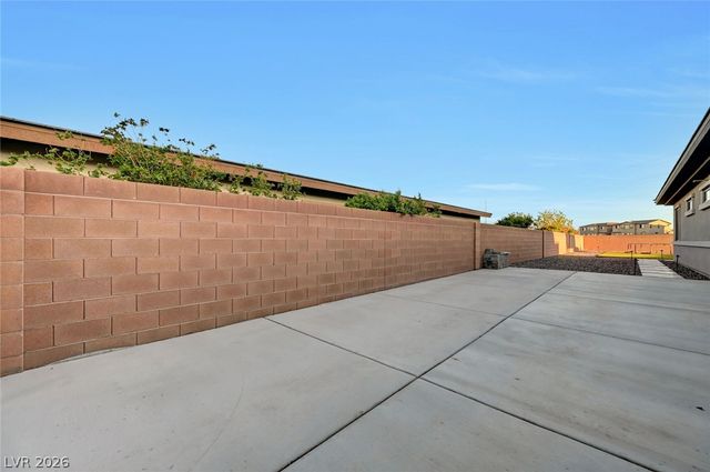 8477 Wolf Mountain Court, Las Vegas, NV 89129