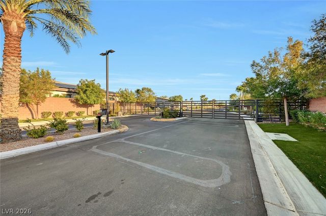 8477 Wolf Mountain Court, Las Vegas, NV 89129
