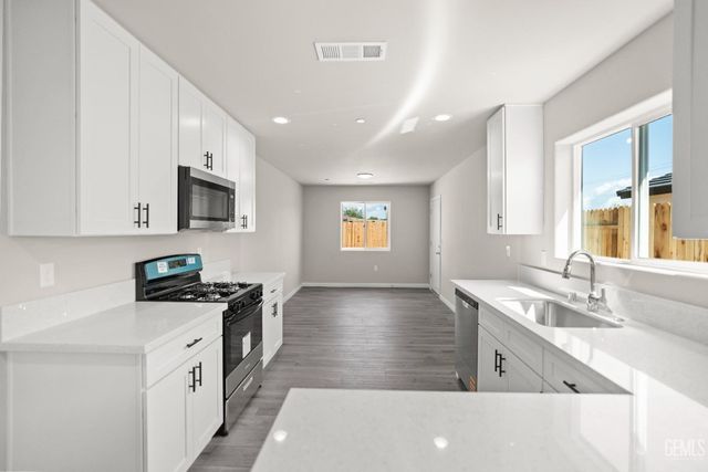 5019 Aliado Court, Bakersfield, CA 93307