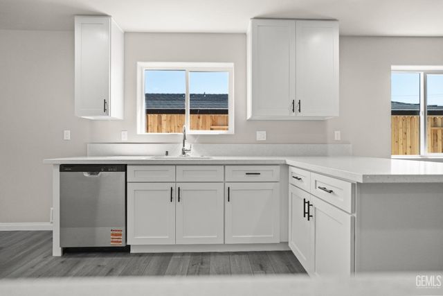 5019 Aliado Court, Bakersfield, CA 93307