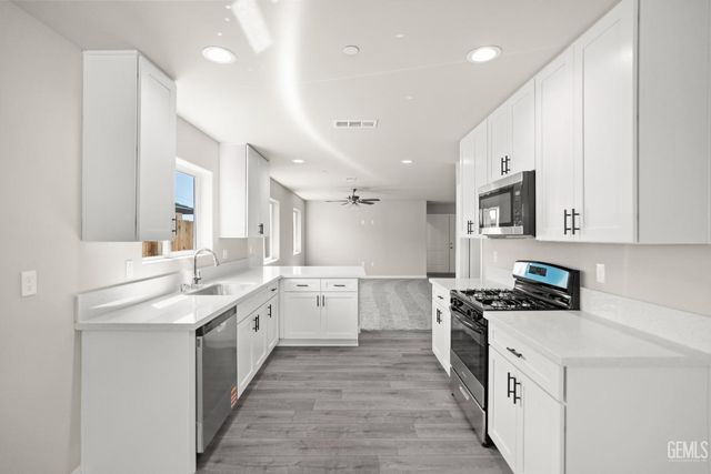 5019 Aliado Court, Bakersfield, CA 93307