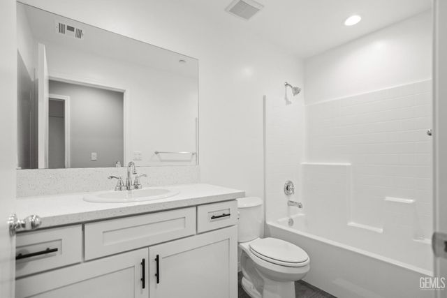 5019 Aliado Court, Bakersfield, CA 93307