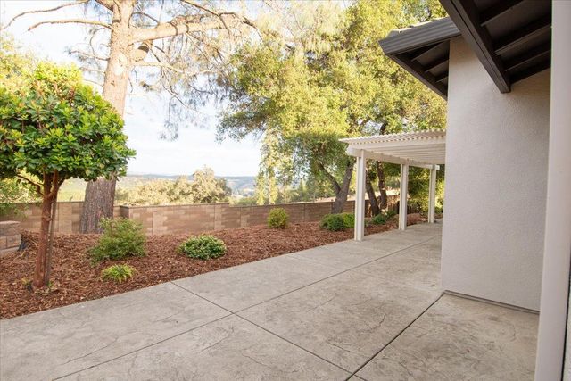 2043 Thomas Dr, Jackson, CA 95642