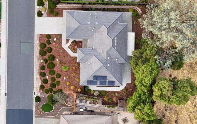 2043 Thomas Dr, Jackson, CA 95642