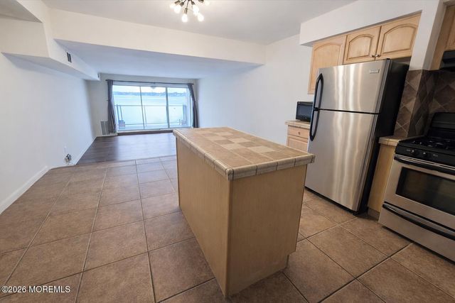 138 Bodman Place 11, Red Bank, NJ 07701