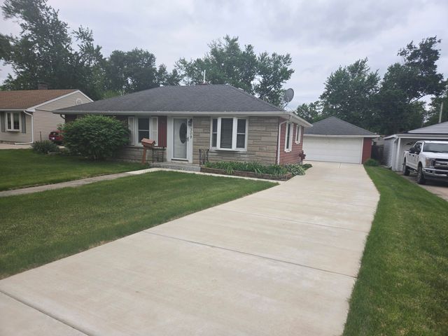 309 Maple Lane, Crown Point, IN 46307
