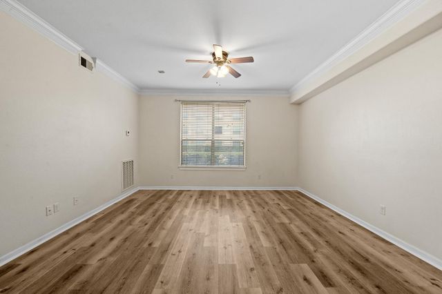 6611 W Sam Houston Parkway S 1E, Houston, TX 77072