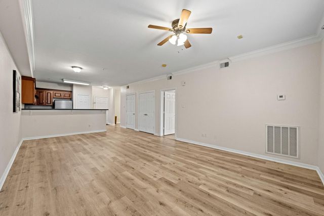 6611 W Sam Houston Parkway S 1E, Houston, TX 77072