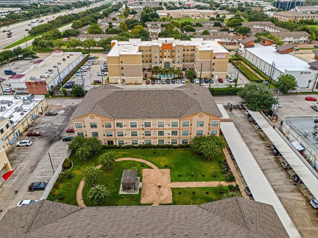 6611 W Sam Houston Parkway S 1E, Houston, TX 77072