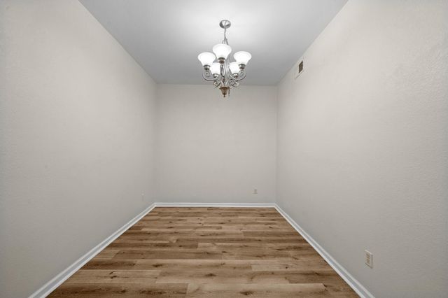 6611 W Sam Houston Parkway S 1E, Houston, TX 77072