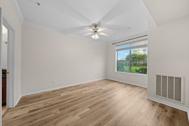 6611 W Sam Houston Parkway S 1E, Houston, TX 77072