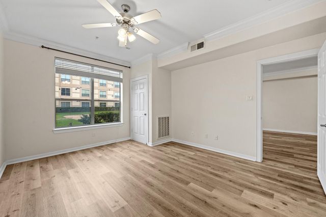 6611 W Sam Houston Parkway S 1E, Houston, TX 77072
