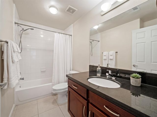 6611 W Sam Houston Parkway S 1E, Houston, TX 77072