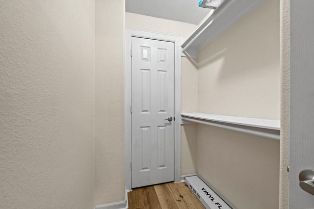 6611 W Sam Houston Parkway S 1E, Houston, TX 77072