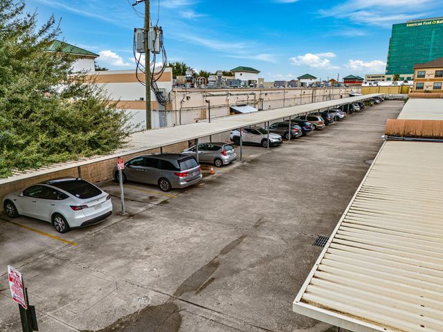 6611 W Sam Houston Parkway S 1E, Houston, TX 77072