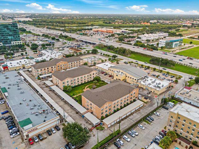 6611 W Sam Houston Parkway S 1E, Houston, TX 77072