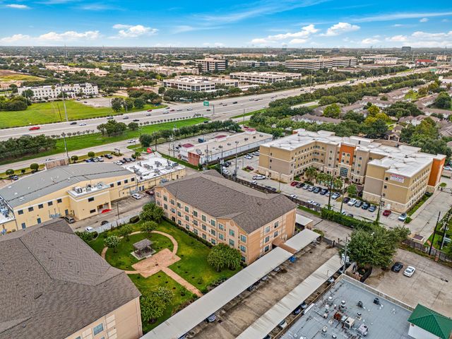 6611 W Sam Houston Parkway S 1E, Houston, TX 77072