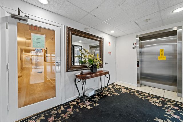 6611 W Sam Houston Parkway S 1E, Houston, TX 77072