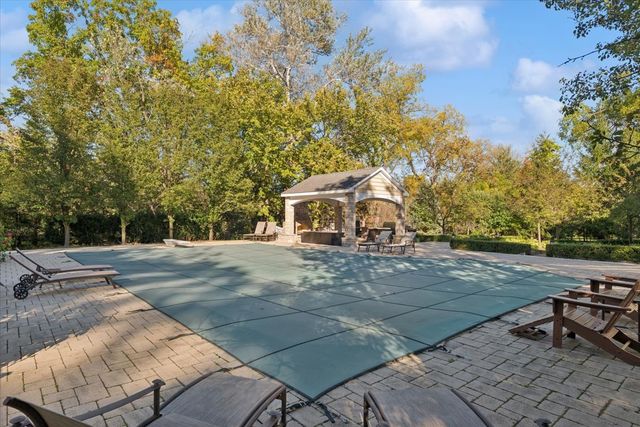 2122 Middlefork Road, Northfield, IL 60093