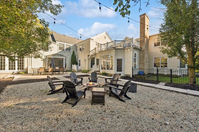 2122 Middlefork Road, Northfield, IL 60093