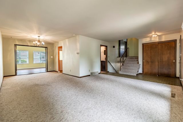 9205 Idlewild Drive, Highland, IN 46322