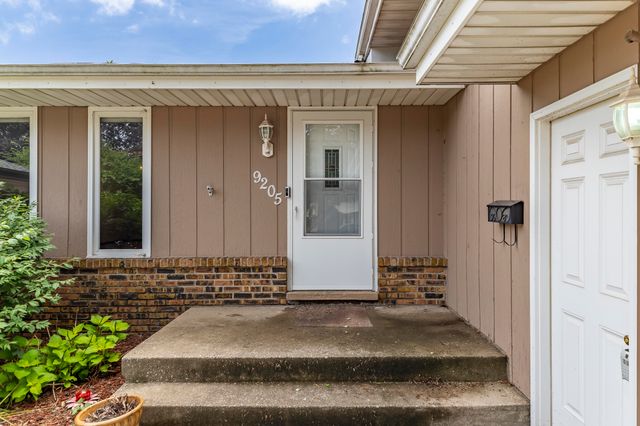 9205 Idlewild Drive, Highland, IN 46322