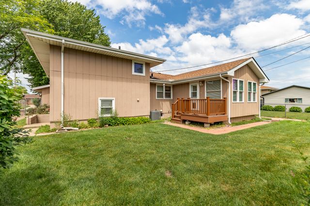 9205 Idlewild Drive, Highland, IN 46322