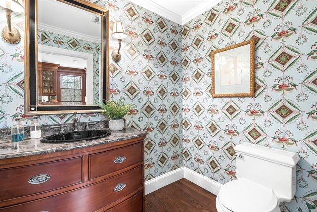 65 Woodcliff Rd, Wellesley, MA 02481