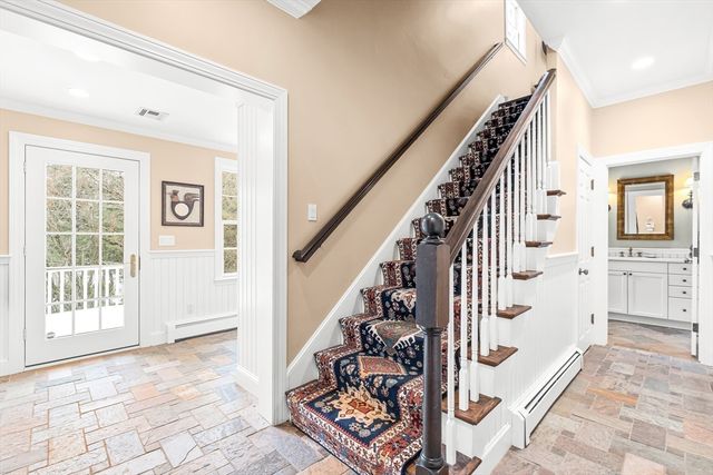 65 Woodcliff Rd, Wellesley, MA 02481