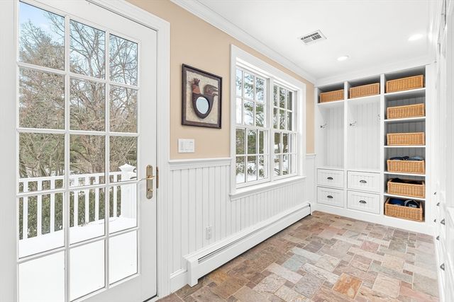 65 Woodcliff Rd, Wellesley, MA 02481