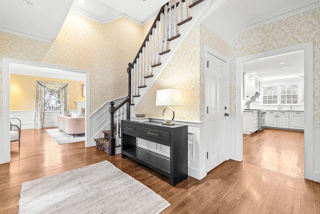 65 Woodcliff Rd, Wellesley, MA 02481