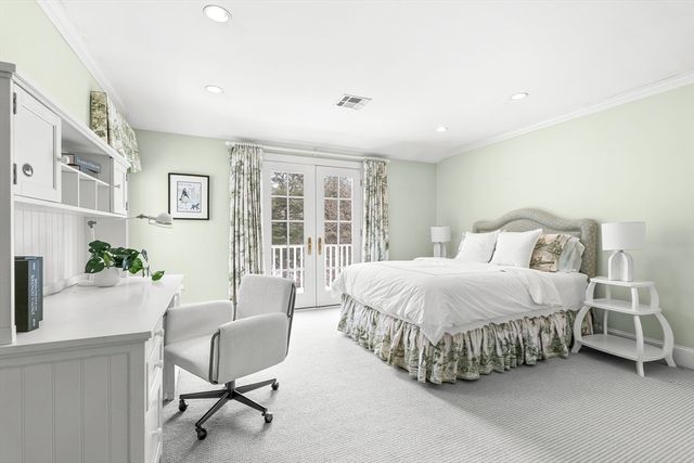 65 Woodcliff Rd, Wellesley, MA 02481