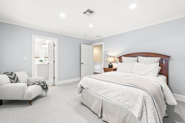 65 Woodcliff Rd, Wellesley, MA 02481