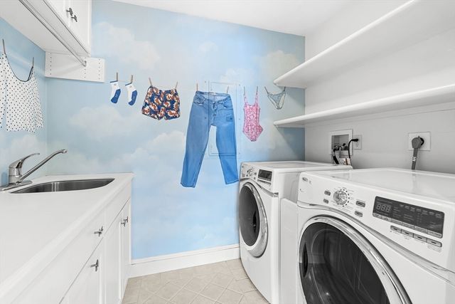 65 Woodcliff Rd, Wellesley, MA 02481