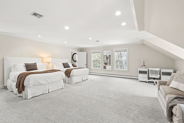 65 Woodcliff Rd, Wellesley, MA 02481