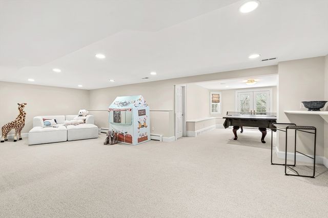 65 Woodcliff Rd, Wellesley, MA 02481