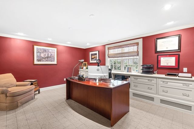 65 Woodcliff Rd, Wellesley, MA 02481