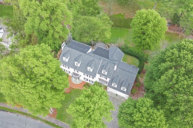 65 Woodcliff Rd, Wellesley, MA 02481